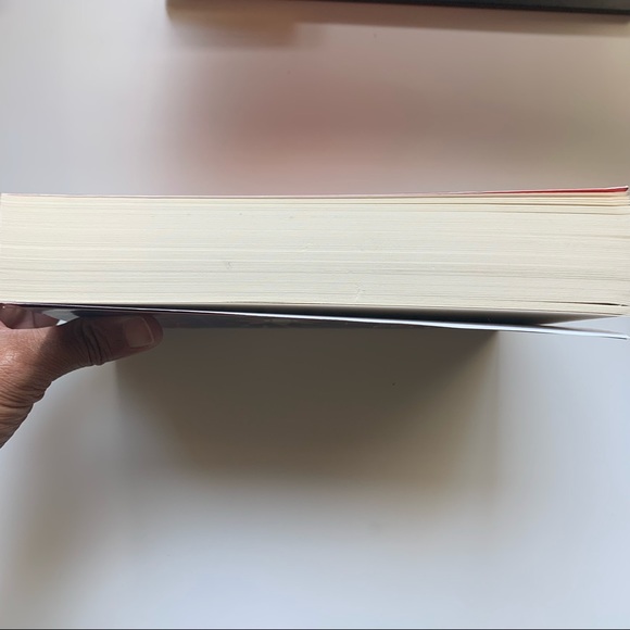 📖 The Bone Season by Samantha Shannon - Picture 7 of 8